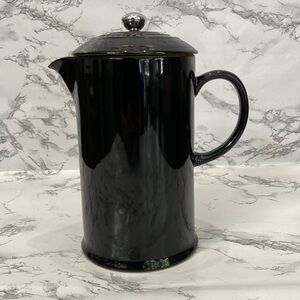 Super rare Le Creuset Stoneware glossy black French press